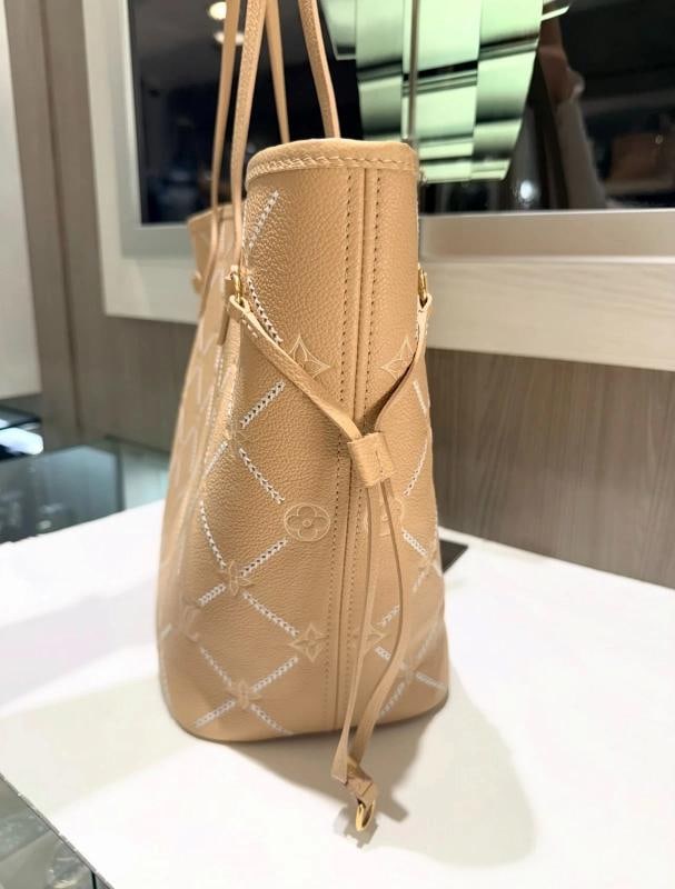 Louis Vuitton Neverfull MM Monogram Empreinte Couture in Hazelnut - 4