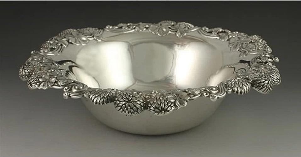 Gorgeous Antique Sterling Silver Tiffany Clover Bowls - 2