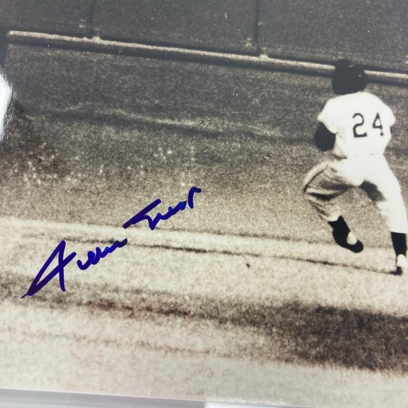 Willie Mays "The Catch" 1954 World Series Signed 8x10 Photo PSA 10 GEM MINT - 3