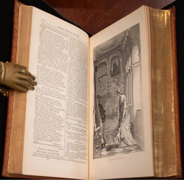 William Shakespeare / Illustrated Shakespeare / Shakespeare's Plays With His - 16