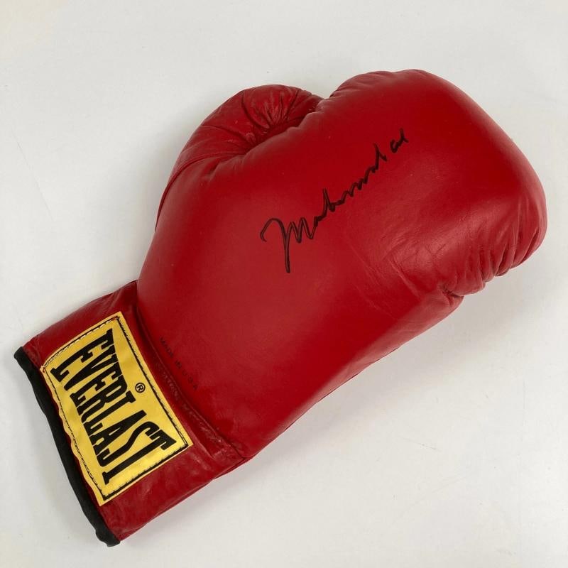 Muhammad Ali Signed Everlast Boxing Glove JSA COA - 3