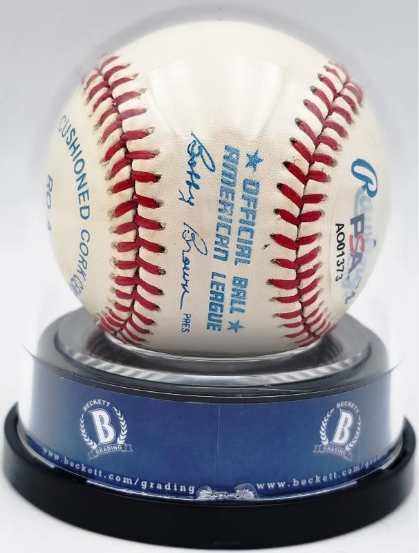 Mickey Mantle & Ken Griffey Jr Signed AL Baseball (Beckett 9 Auto Grade) - 3