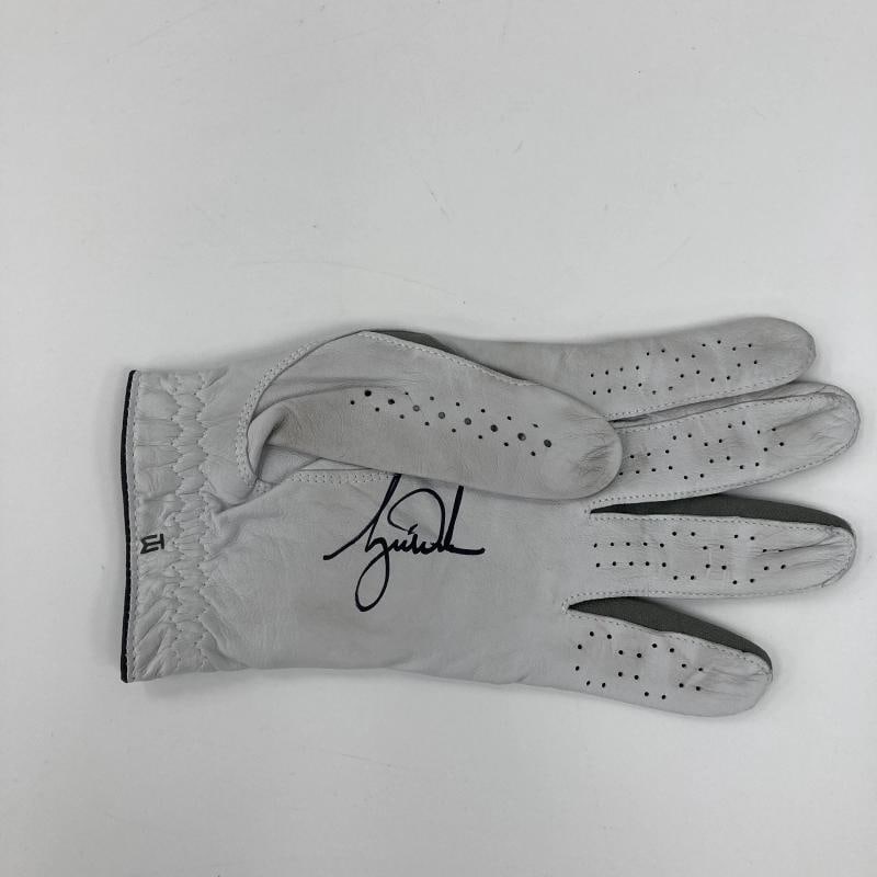 Tiger Woods Signed Nike 'TW' Golf Glove PSA DNA COA & UDA Hologram: Sport: Golf-PGA,Player: Tiger Woods,Signed: Yes,Autograph Authentication: Professional Sports Authenticator (PSA),Original/Reprint: Original,Product: Ball,Team: New York Giants,Country of Origin:
