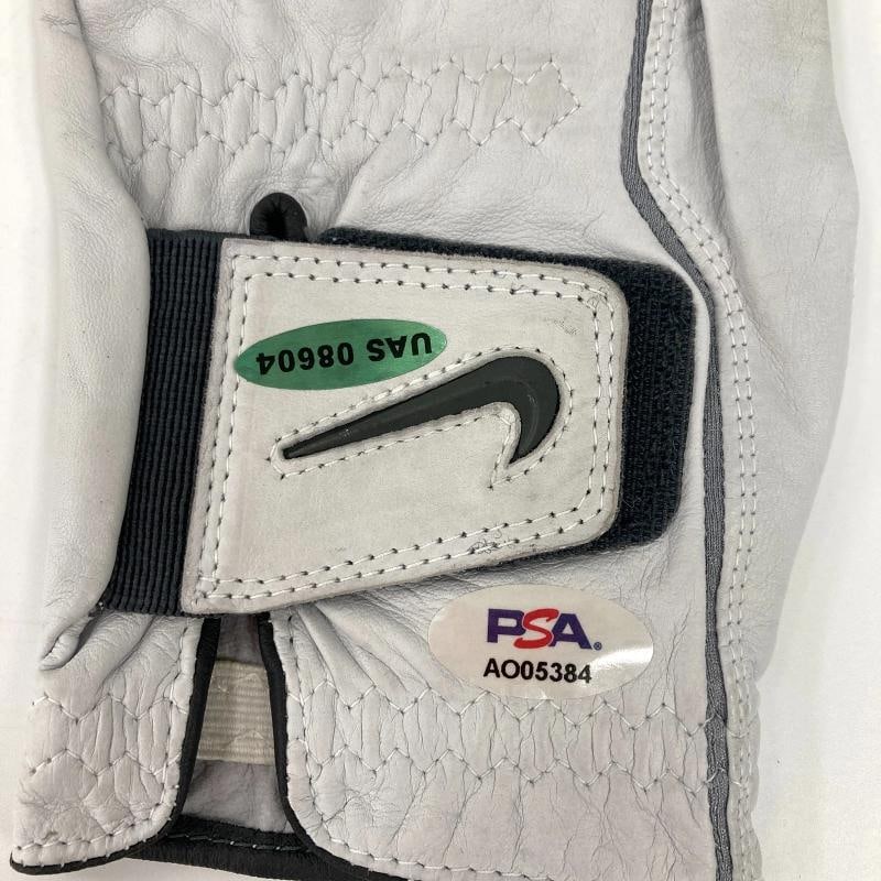 Tiger Woods Signed Nike 'TW' Golf Glove PSA DNA COA & UDA Hologram - 4