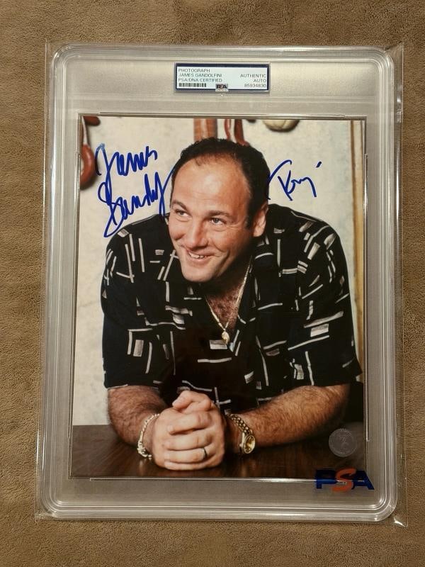 James Gandolfini Signed 8x10 Photo Inscribed "Tony" (PSA): Object Type: Photo,Industry: Television,Original/Reproduction: Original,Signed: Yes,Country of Origin: United States
