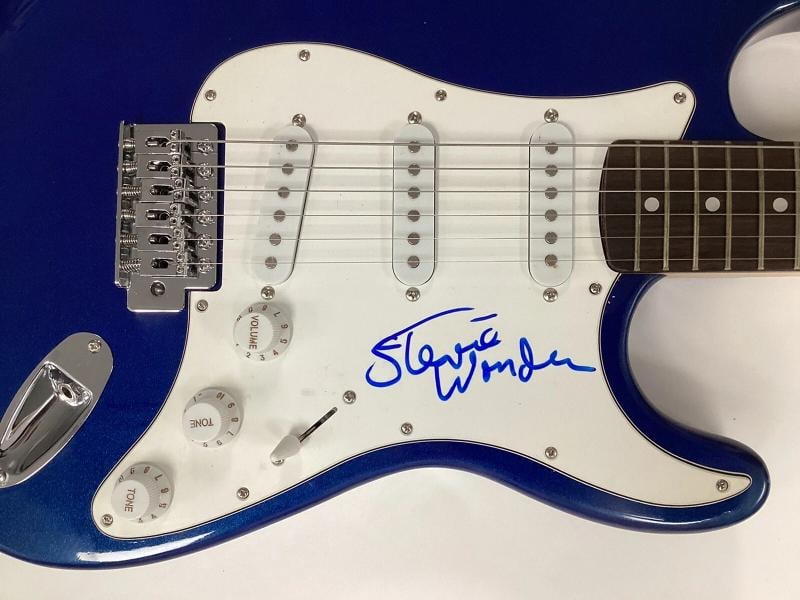 Stevie Wonder Signed Guitar (JSA LOA) - 4