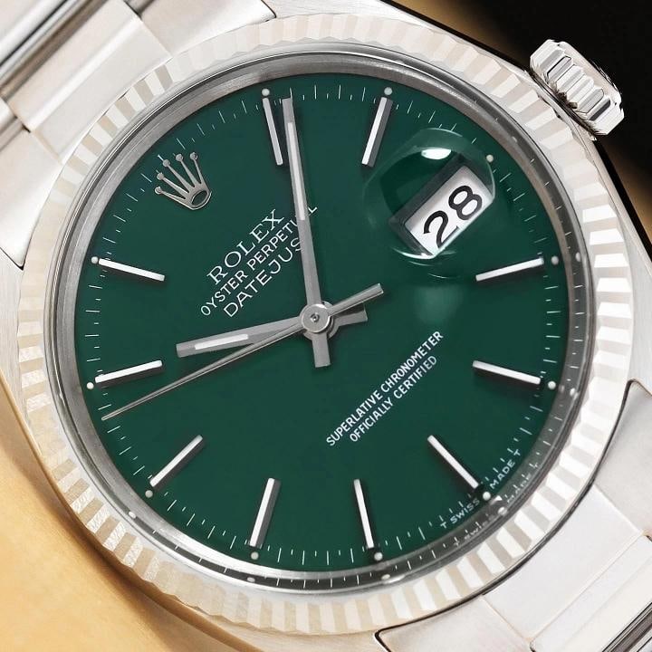 ROLEX MENS DATEJUST 16014 GREEN DIAL 18K WHITE GOLD STEEL WATCH w/ OYSTER BAND: This is an authentic Rolex Datejust 16014 watch with a Rolex 18K white gold fluted bezel, Rolex stick dial Ref., and custom stainless steel oyster bracelet. Descriptions: Brand: Rolex Model: Datejust 
