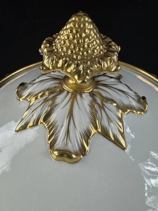 Antique Flight Barr and Barr English Porcelain Armorial Soup Tureen, Underplate - 4