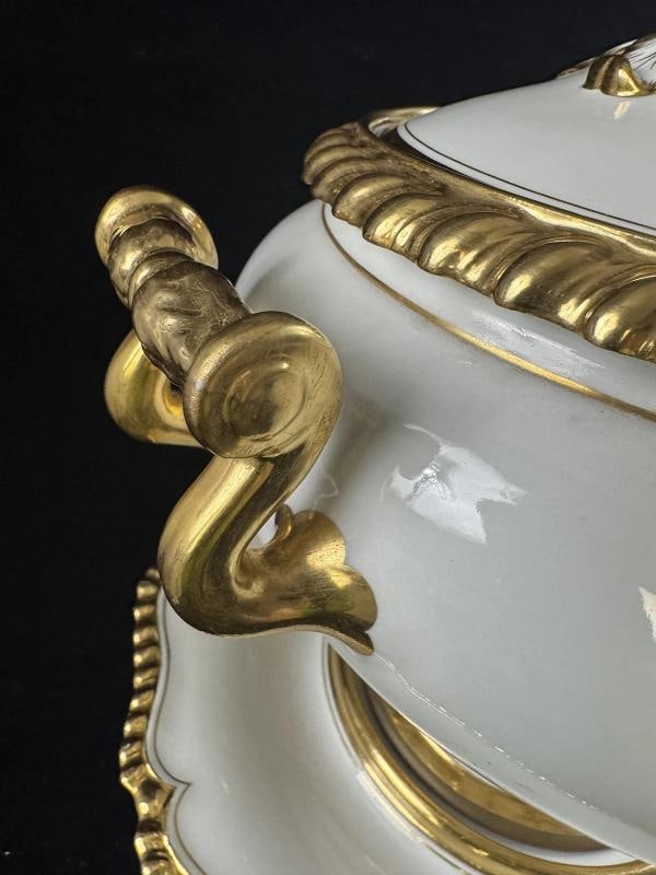 Antique Flight Barr and Barr English Porcelain Armorial Soup Tureen, Underplate - 5