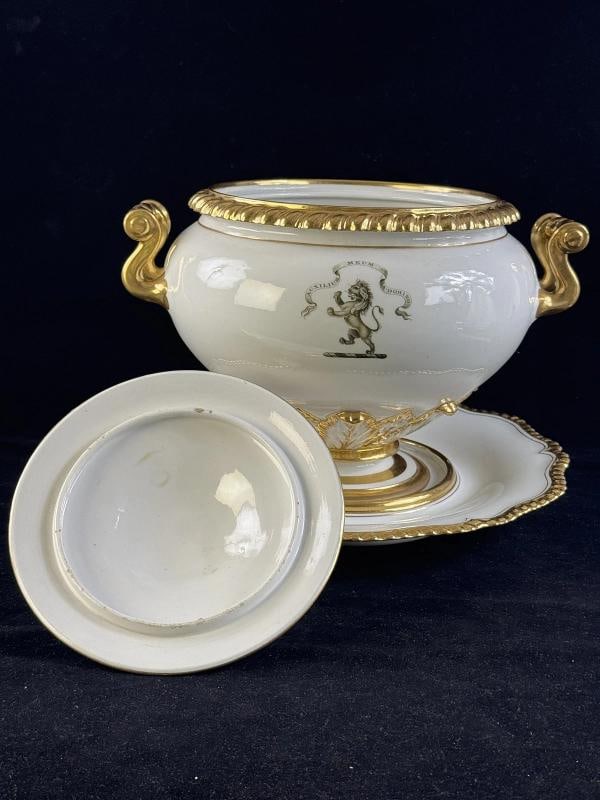 Antique Flight Barr and Barr English Porcelain Armorial Soup Tureen, Underplate - 7