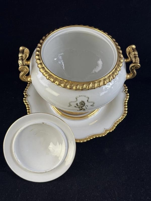 Antique Flight Barr and Barr English Porcelain Armorial Soup Tureen, Underplate - 8