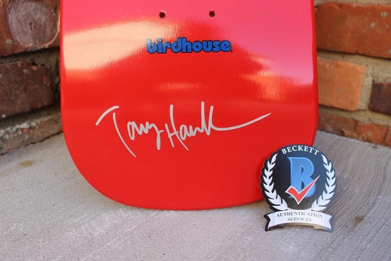 TONY HAWK SIGNED BIRDHOUSE OLD SCHOOL CREST RED SKATEBOARD DECK BECKETT COA BAS: Sport: Skateboarding,Original/Reprint: Original,Autograph Authentication: Beckett Authentication Services (BAS),Product: Skateboard,Country of Origin: United States