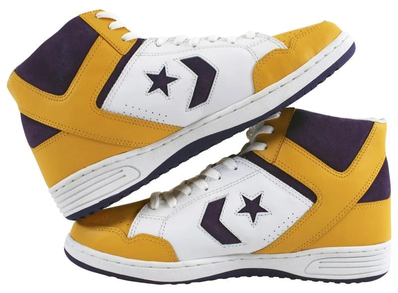 Lakers Magic Johnson "HOF 02" Signed Converse Weapon Shoes w/Box BAS Witness - 9
