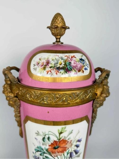Pair Antique Samson Sevres Louis XVI Rose Pompadour Porcelain Ormolu Bronze Urns - 7