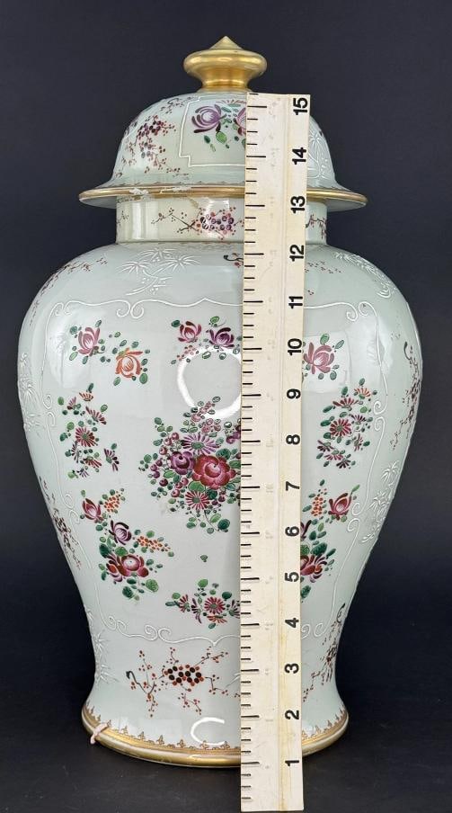 Impressive Early 1900s French Samson Pink White Lidded Urn Vase Large Size - 10
