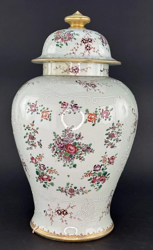 Impressive Early 1900s French Samson Pink White Lidded Urn Vase Large Size - 4