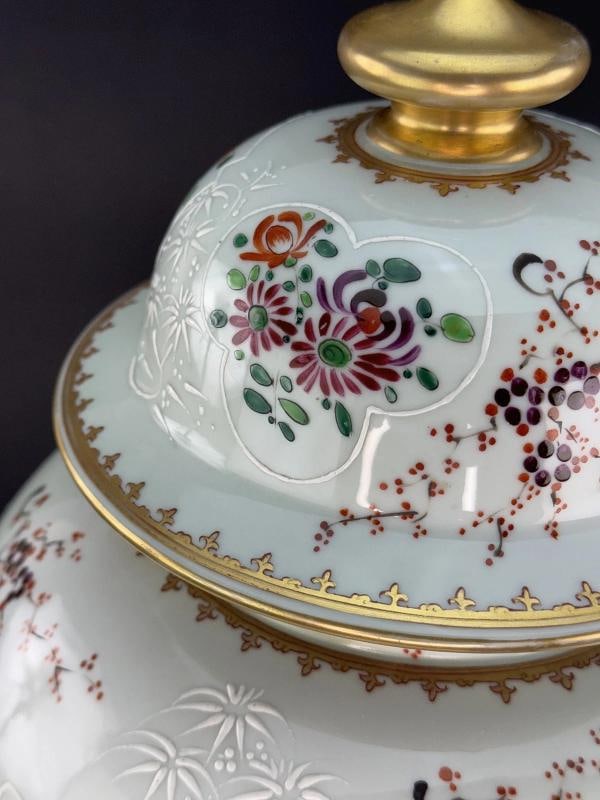 Impressive Early 1900s French Samson Pink White Lidded Urn Vase Large Size - 6