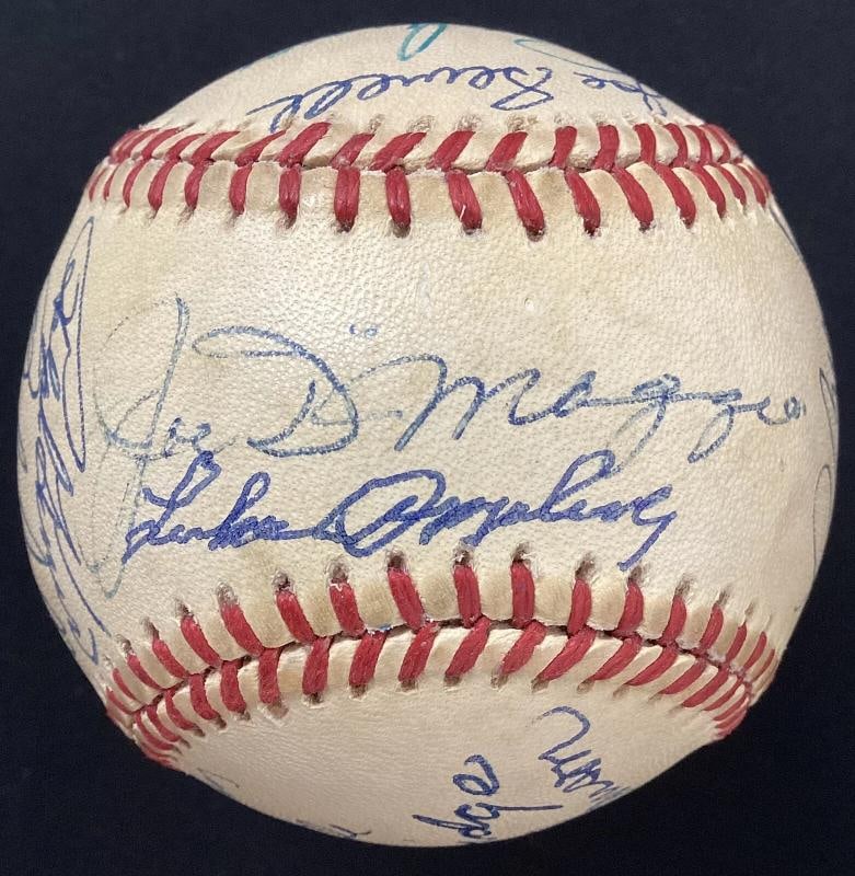 Hall of Famers Multi Signed Baseball Joe DiMaggio, Mickey Mantle +18 More (JSA) - 2
