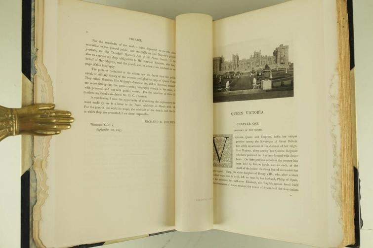 Richard R Holmes / Queen Victoria 1st Edition 1897 - 11