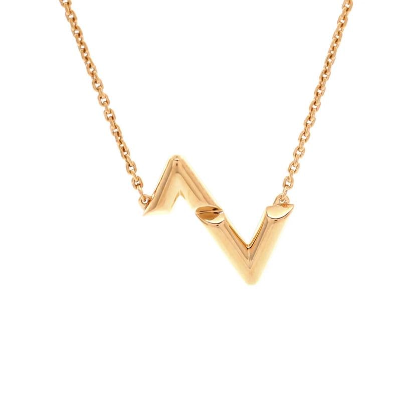 Louis Vuitton LV Volt Upside Down Pendant Necklace 18K Yellow Gold: Measurements: Length: 16.5 - 17.75 ", Pendant Length: 11.20 mm, Pendant Width: 16.20 mm . Condition: Pre-owned - Good,Brand: Louis Vuitton,Main Stone: Unknown,Metal: 18K Rose Gold,Metal Purity: