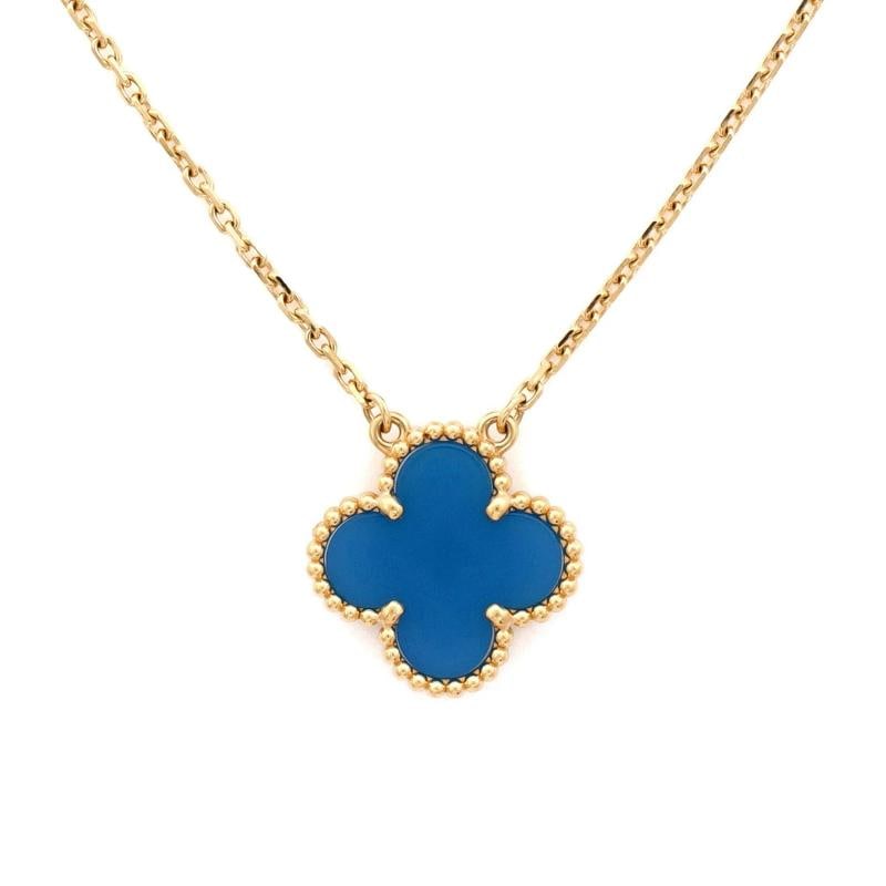 Van Cleef & Arpels Vintage Alhambra Pendant Necklace 18K Yellow Gold and Agate - 3