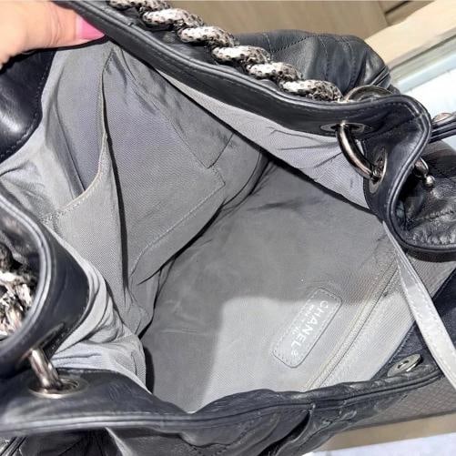 Chanel Distressed Calfskin Large Coco Pleats Hobo (2012) - 11