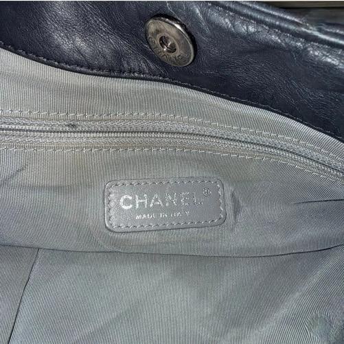 Chanel Distressed Calfskin Large Coco Pleats Hobo (2012) - 12