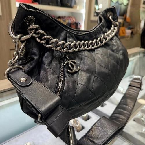 Chanel Distressed Calfskin Large Coco Pleats Hobo (2012) - 3