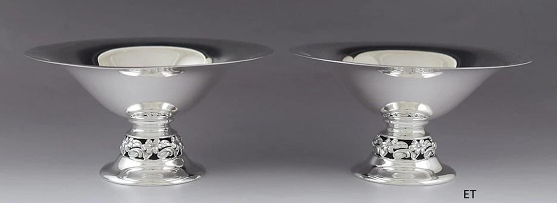 c1950s Gorgeous Pair American Sterling Silver Footed Bowls / Dishes: Brand: Mueck Carey Co.,Style: Danish Modern,Age: Post-1940,Composition: Sterling Silver,Maker: Mueck-Carey Co.,Year Made: Post-1940,Country of Origin: United States c1950s Gorgeous Pair American
