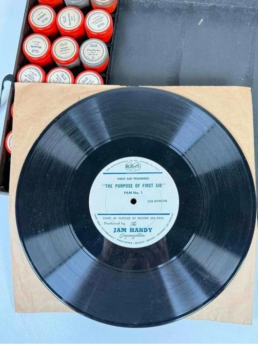 Antique Jam Handy WWII 1940s First Aid Training Kit Film Reels Records Manuals - 10