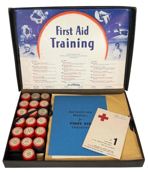 Antique Jam Handy WWII 1940s First Aid Training Kit Film Reels Records Manuals (1 of 14)