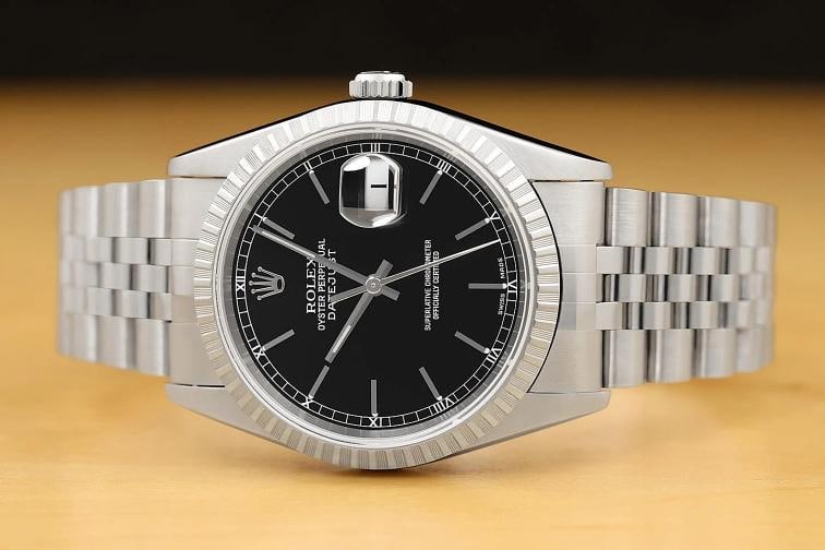 2000 ROLEX MENS 16220 DATEJUST BLACK DIAL ENGINE TURNED STEEL JUBILEE WATCH - 3