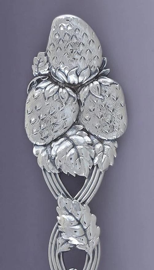 Fine Tiffany & Co Sterling Silver Strawberry Pattern Large Serving Spoon / Scoop - 2