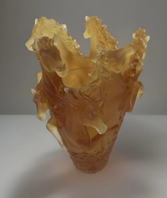 Xl Nancy Daum Style Crystal Amber Horse VasH9Ã¢â‚¬Â? Heavy Art Glass : Condition: Used: An item that has been used previously. The item may have some signs of cosmetic wear, but is ... Read moreabout the conditionUsed: An item that has been used previously. The item may