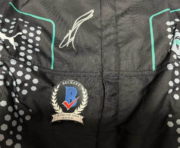 George Russell Signed Autograph Formula One Race Suit Mercedes Beckett BAS F1: Sport: Racing-Formula 1,Player: George Russell,Signed: Yes,Original/Reprint: Original,Autograph Authentication: Beckett Authentication Services (BAS),Product: Suit,Country of Origin: United States