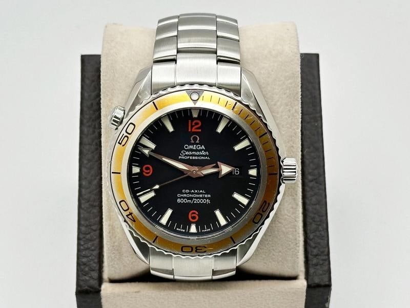 Omega Seamaster Planet Ocean 2909.50.83 Black and Orange Stainless Steel 42mm: Condition: Pre-owned - Excellent,Country of Origin: Switzerland,Bezel Color: Orange,Movement: Mechanical (Automatic),Seller Warranty: Yes,Reference Number: 2909.50.83,Band/Strap: Bracelet,Brand: