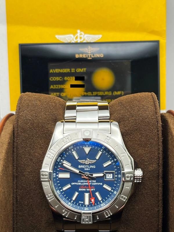 Breitling A32390 Avenger II GMT Blue Dial Stainless Steel Box Paper: Condition: Pre-owned - Excellent,Movement: Mechanical (Automatic),Seller Warranty: Yes,Year Manufactured: 2010-2019,With Papers: Yes,Reference Number: A32390,Band/Strap: Bracelet,Brand: