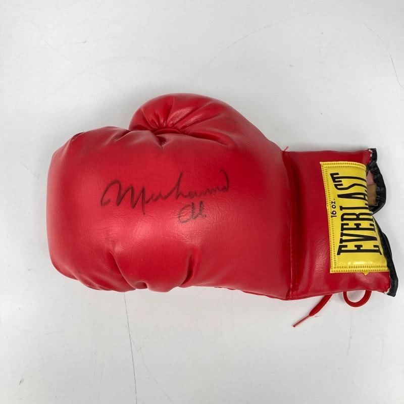 Muhammad Ali Signed Everlast Boxing Glove JSA COA - 2