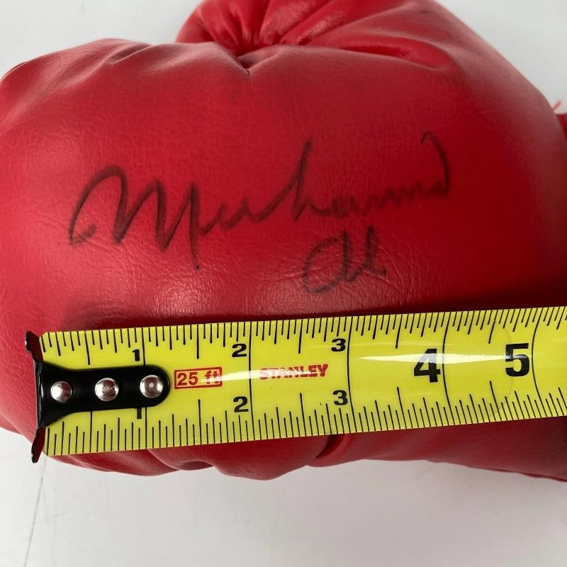 Muhammad Ali Signed Everlast Boxing Glove JSA COA - 7