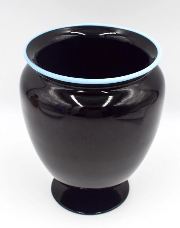 Steuben Art Glass Vase Mirror Black w/Light Blue Jade Rim - Polished Pontil: Measures 6 3/4" high by 4 3/8" wide. . Condition: Used,Color: Black,Features: Mirrored,Brand: Steuben,Antique: Yes,Type: Vase,Material: Glass,Production Style: Art Glass,Country of Origin: United