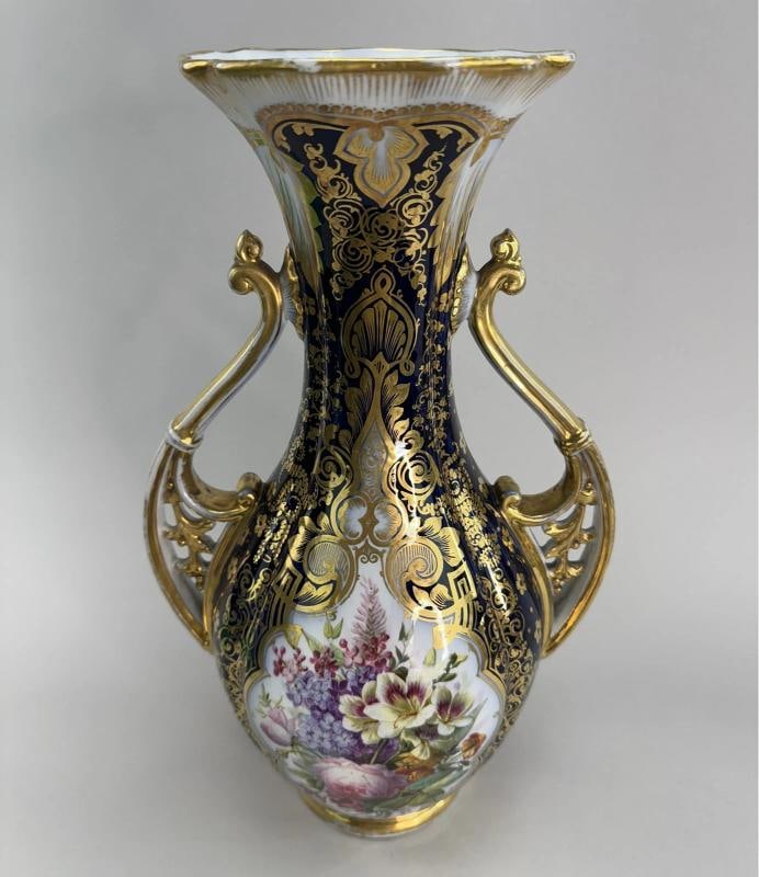 Pair of Antique Paris Porcelain Vases Had Painted - 2