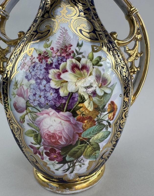 Pair of Antique Paris Porcelain Vases Had Painted - 4