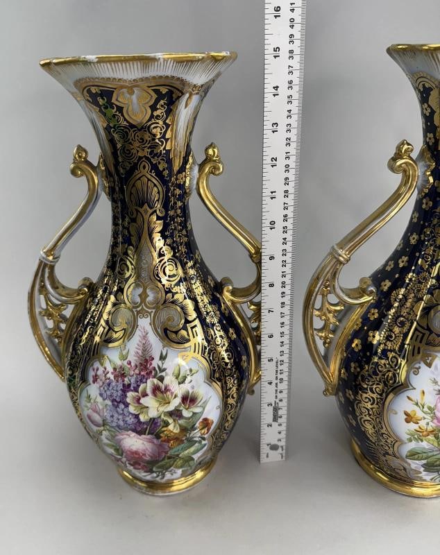 Pair of Antique Paris Porcelain Vases Had Painted - 9