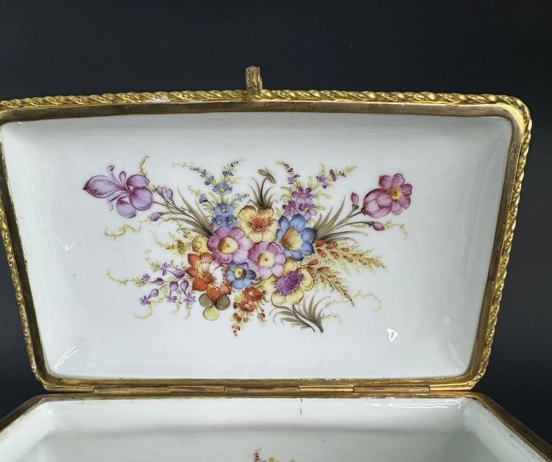 Ornate Handpainted c1900 European Porcelain Jewelry Dresser Box w Courting Scene - 9