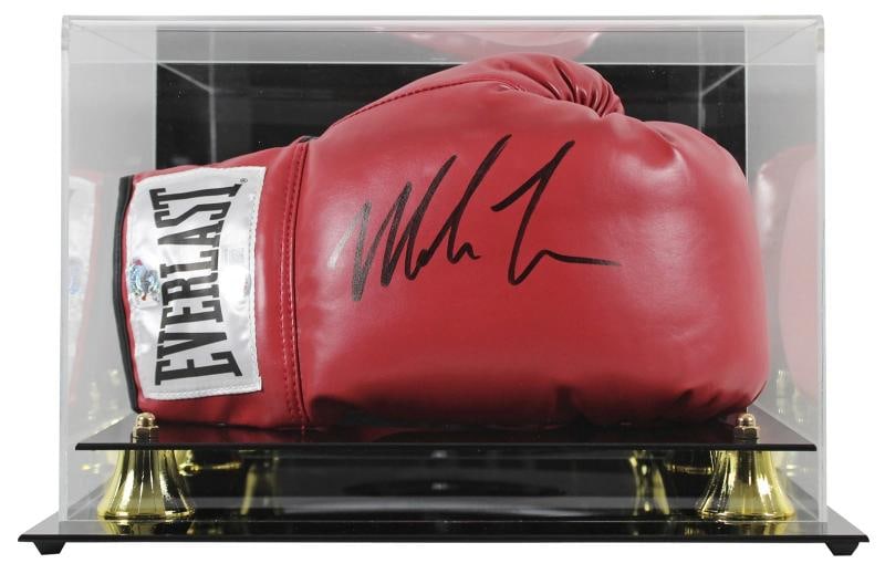 Mike Tyson Signed Everlast Boxing Glove W/ Case (Beckett) (1 of 1)