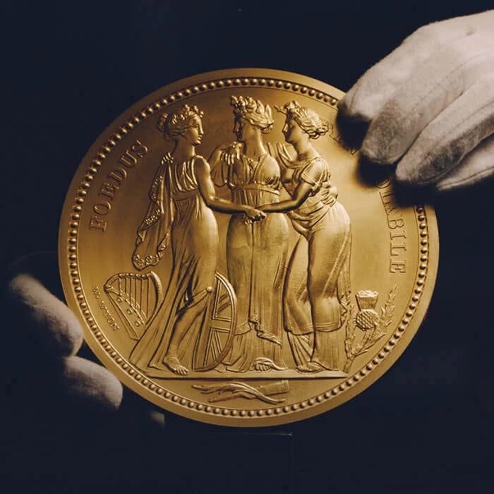 1 oz 99.99 Fine Gold, UK Royal Mint, Rare Limited Edition "Three Graces" bar - 5