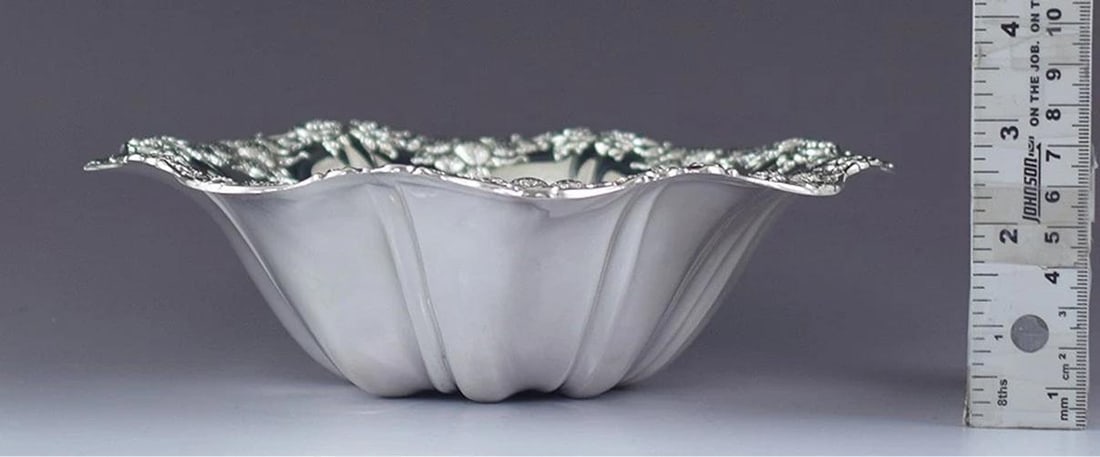 Antique Art Nouveau Beautiful Woodside Sterling Silver Strawberry Bowl 8.5" - 4