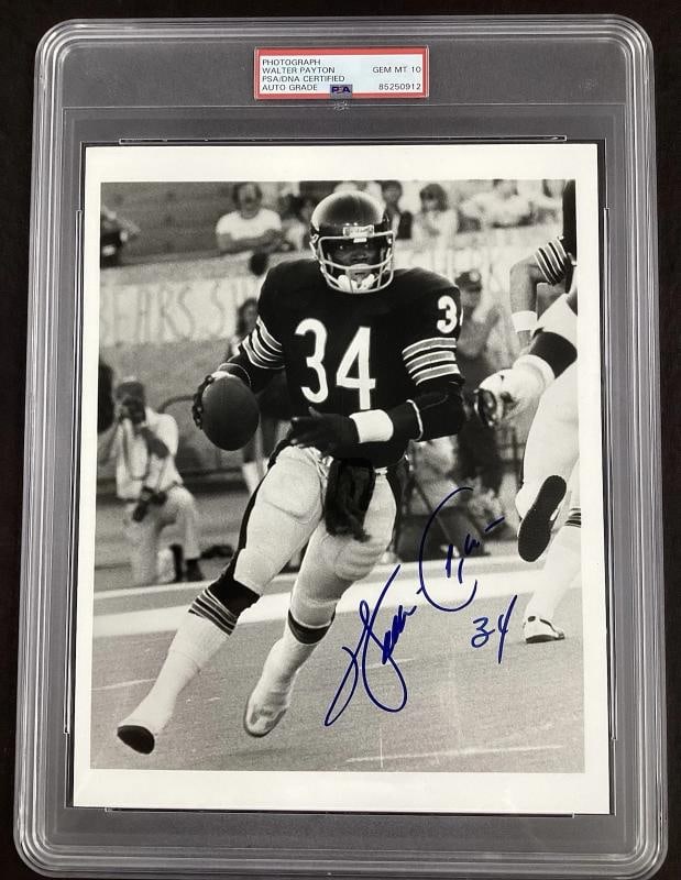 Walter Payton Signed 8x10 Black & White Photo Chicago Bears (PSA 10 Auto): Sport: Football,Player: Walter Payton,Signed: Yes,Original/Reprint: Original,Autograph Authentication: Professional Sports Authenticator (PSA),Product: Photo,Team: Chicago Bears,Country of Origin: Uni