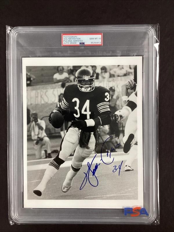 Walter Payton Signed 8x10 Black & White Photo Chicago Bears (PSA 10 Auto) - 4