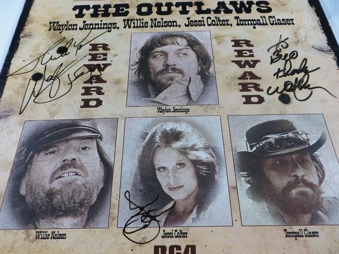 Willie Nelson, Waylon Jennings and Jessi Colter Signed THE OUTLAWS Album Cover (Beckett LOA) - 2